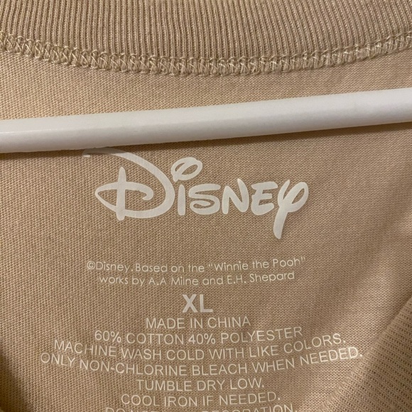 Disney Women’s Cream T-Shirt with Winnie the Pooh Characters XL - Picture 2 of 4